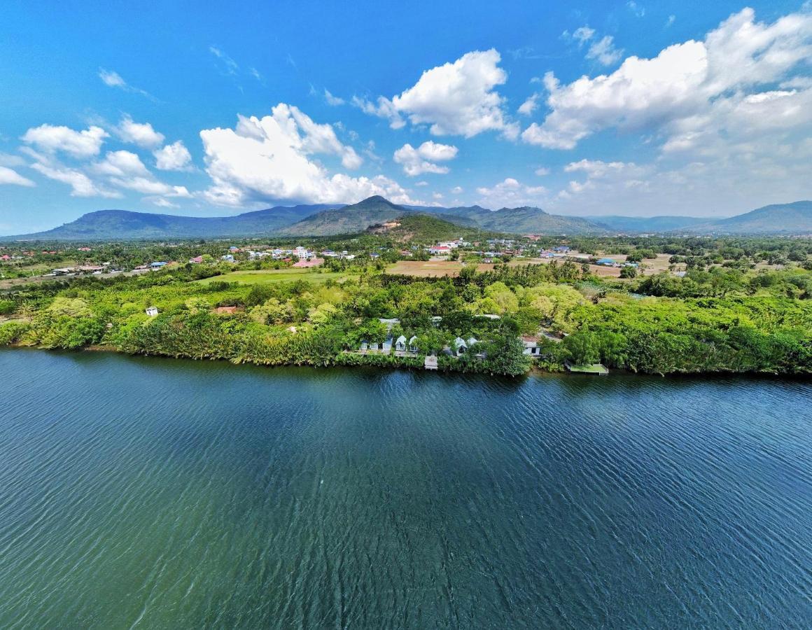 Kampot Riverfront Boutique Exteriör bild